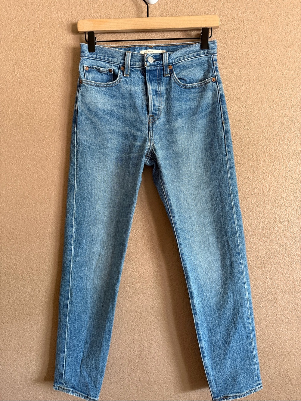 Levi's Women's Blue Straight-Leg Wedgie Premium Jeans Size 25